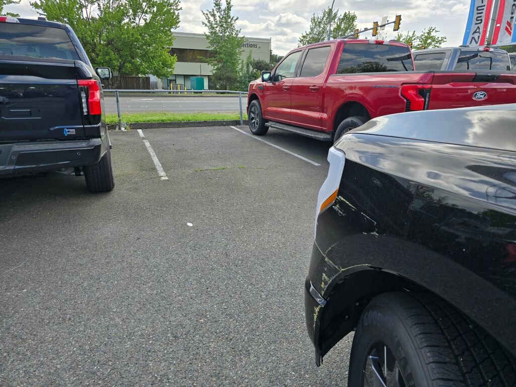 New 2025 Ford F150 Lightning Flash AWD/4WD image 13