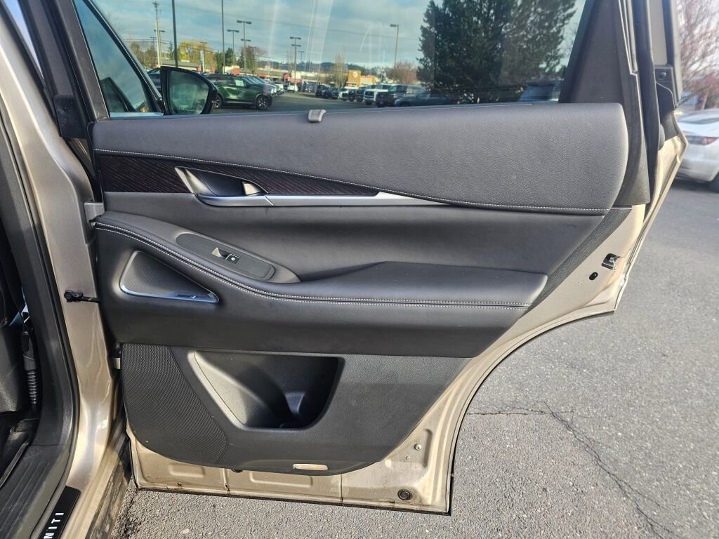 Used 2023 INFINITI QX60 Sensory w/ Vision Package AWD/4WD image 14