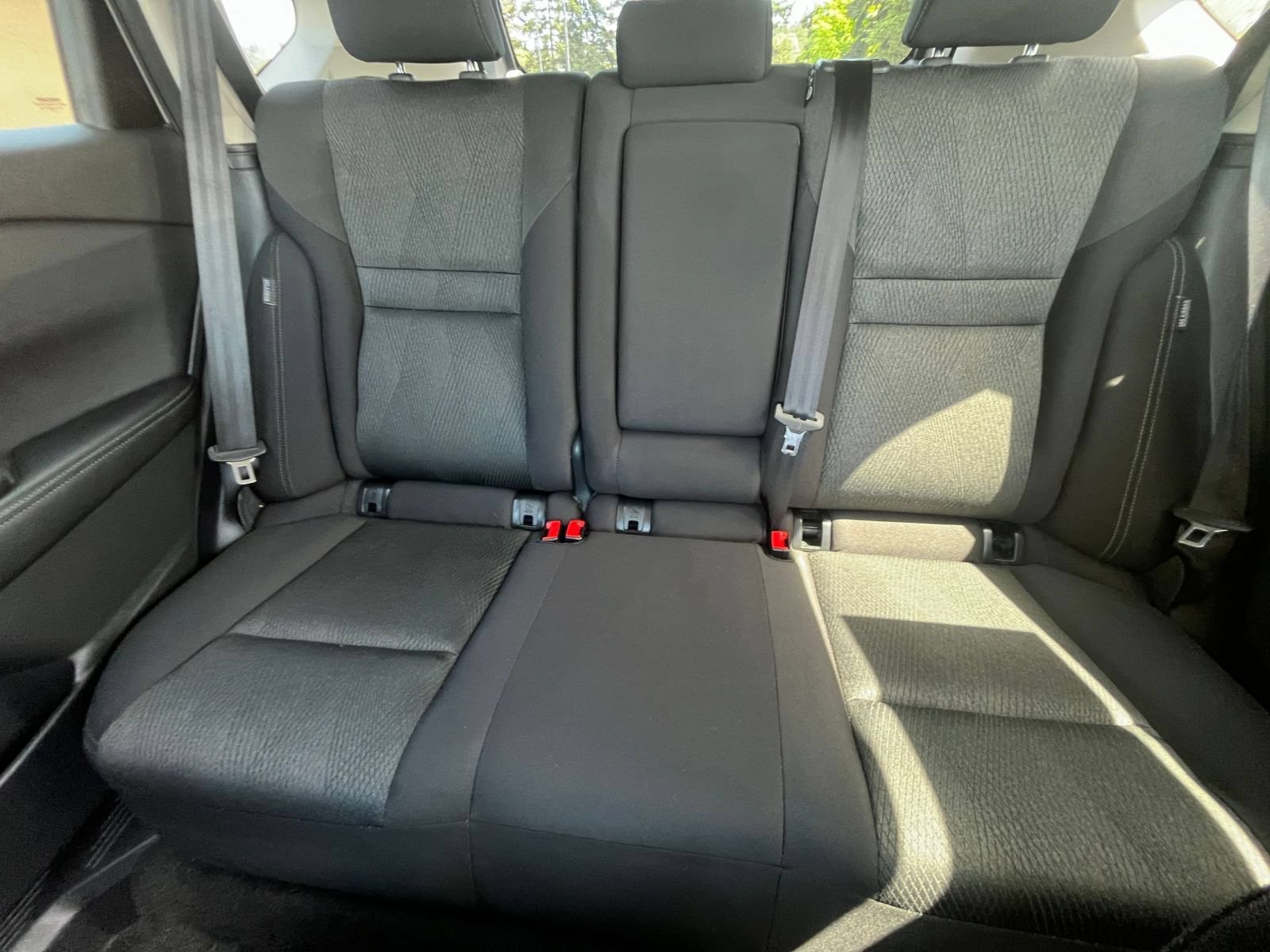 Used 2025 Nissan Rogue SV FWD image 40