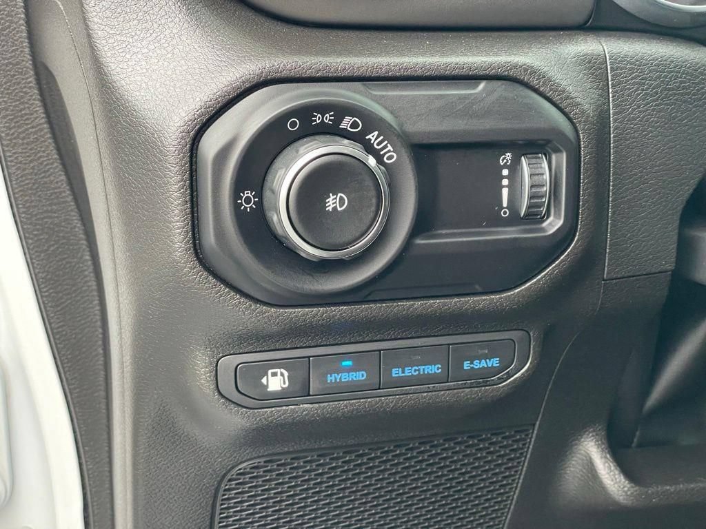 Used 2023 Jeep Wrangler Unlimited w/ Cold Weather Group AWD/4WD image 20