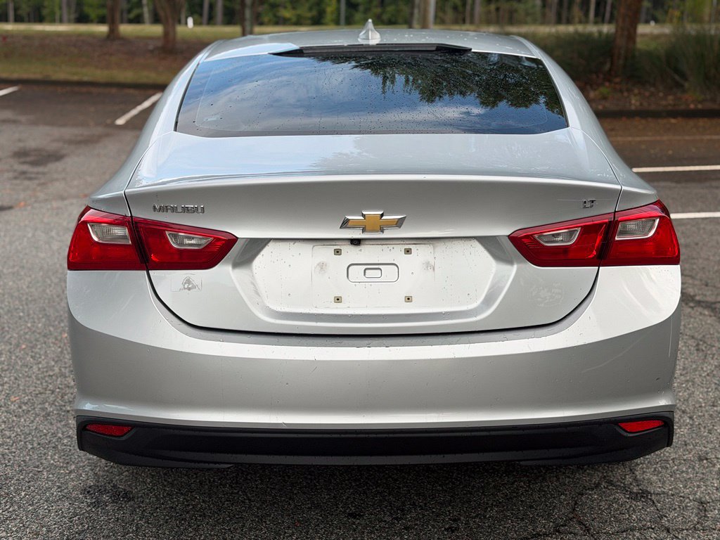 Used 2016 Chevrolet Malibu LT w/ Leather Package FWD image 4