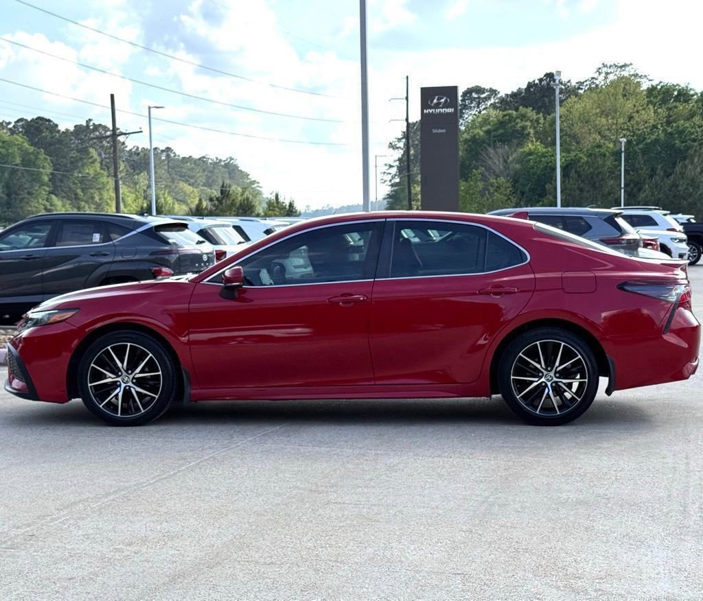 Used 2023 Toyota Camry SE image 11