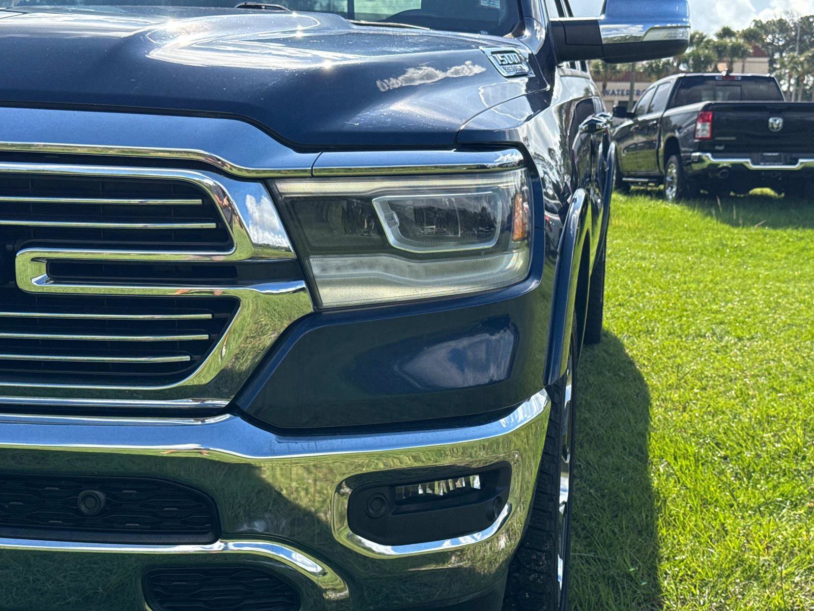 Used 2019 RAM 1500 Laramie AWD/4WD image 9