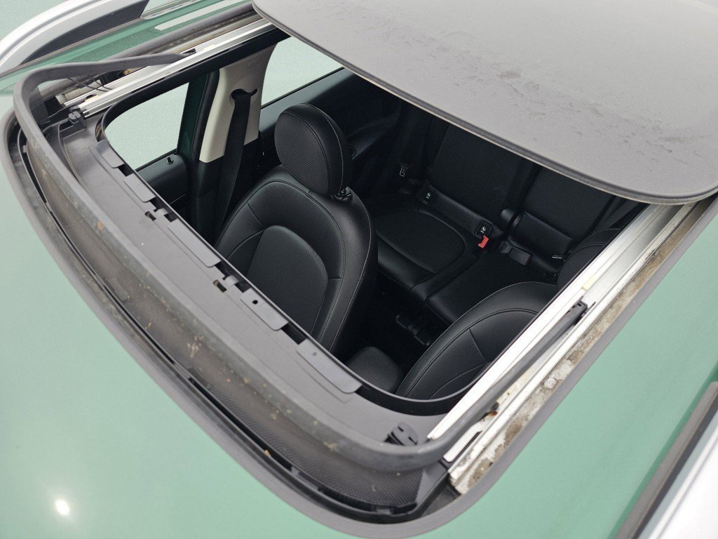 Used 2022 MINI Cooper Countryman image 8