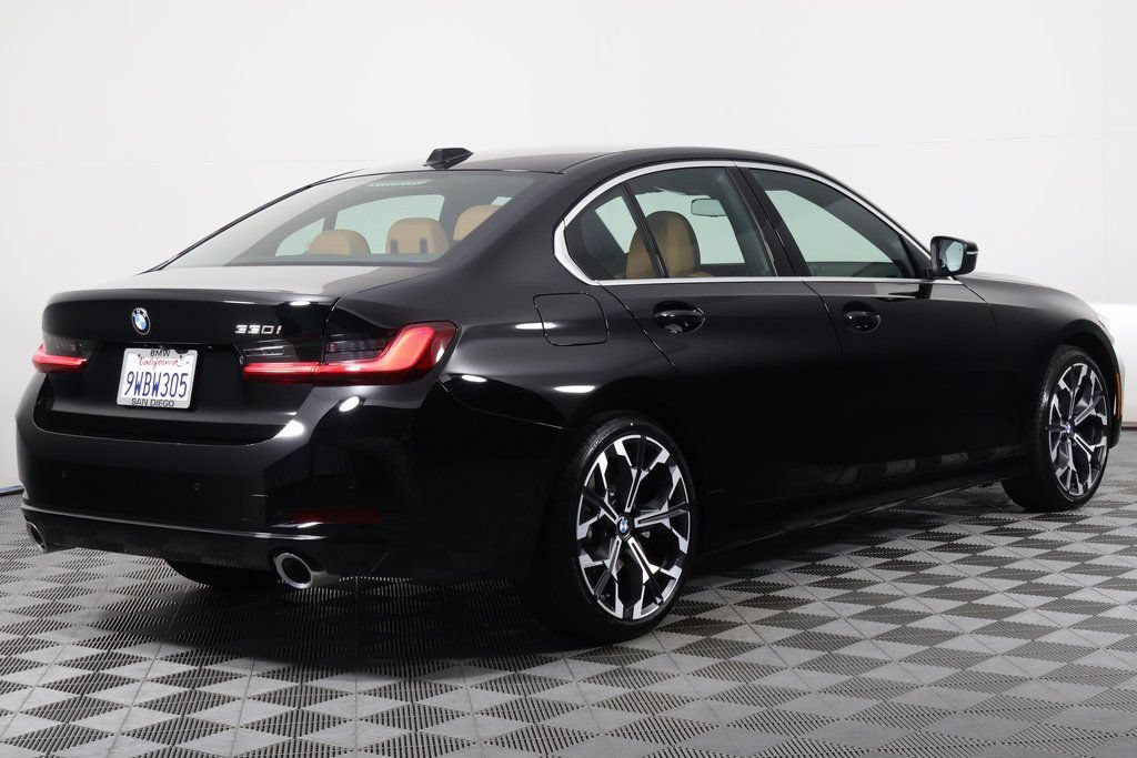 Used 2026 BMW 330i Sedan w/ Convenience Package RWD image 4