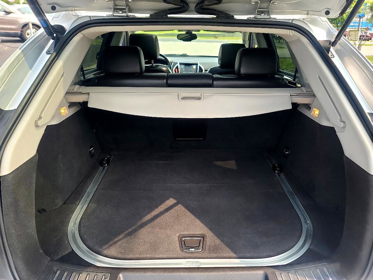 Used 2013 Cadillac SRX Luxury image 12