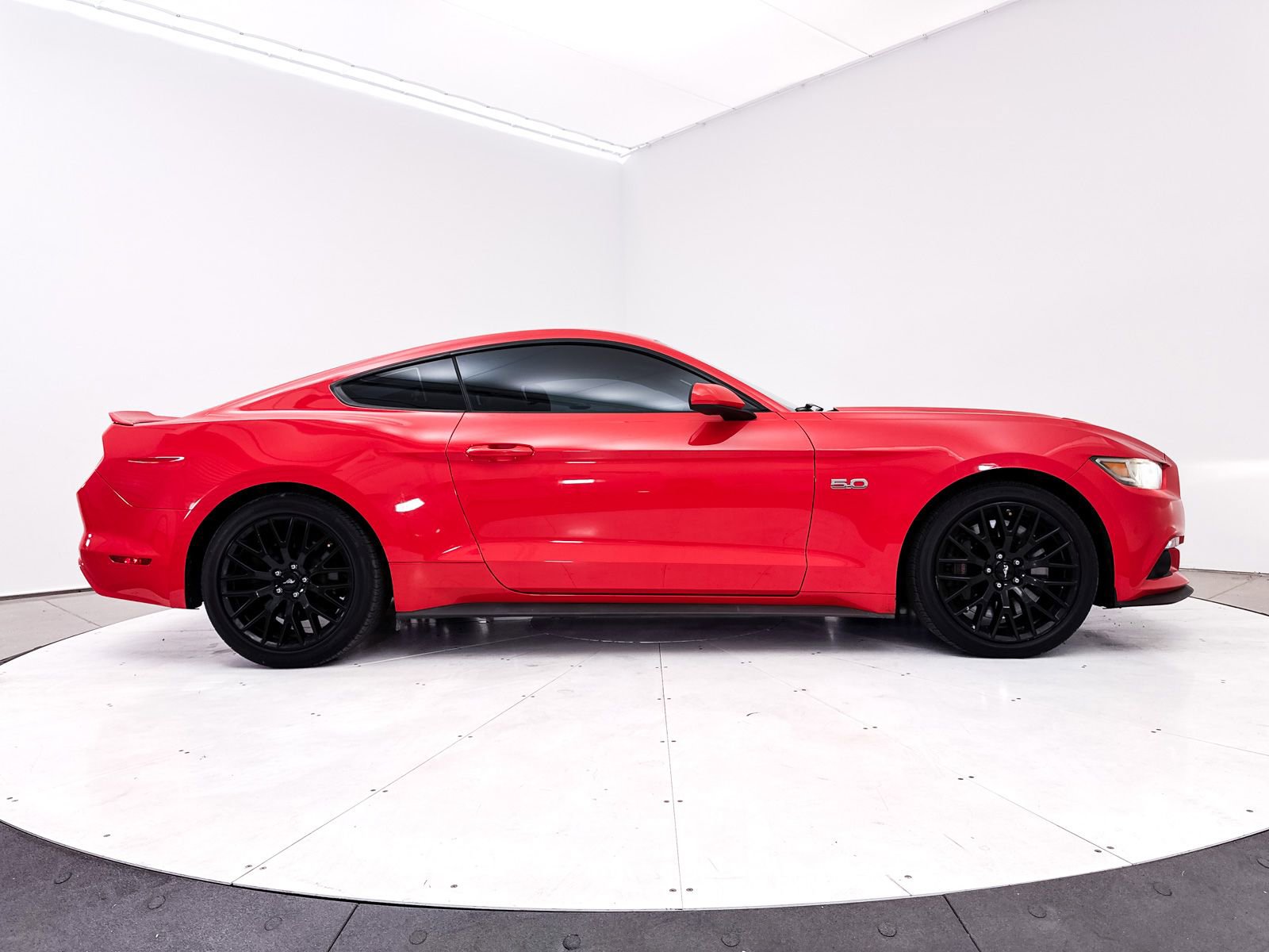 Used 2016 Ford Mustang GT w/ GT Performance Package RWD image 32