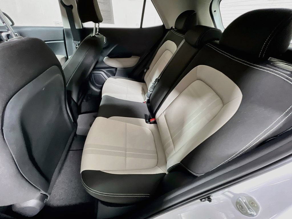 Used 2021 Hyundai Venue SEL w/ Cargo Package FWD image 21