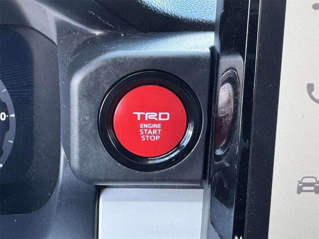 Used 2024 Toyota Tacoma TRD Off-Road image 9
