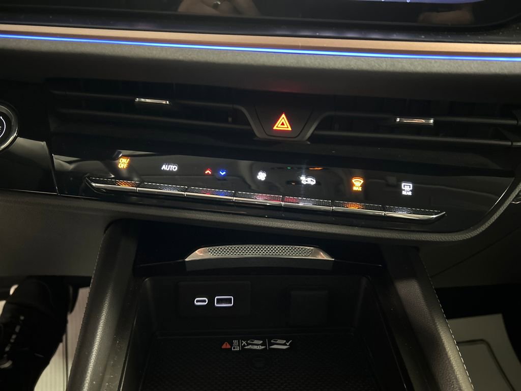 Used 2024 Buick Envision Sport Touring image 19