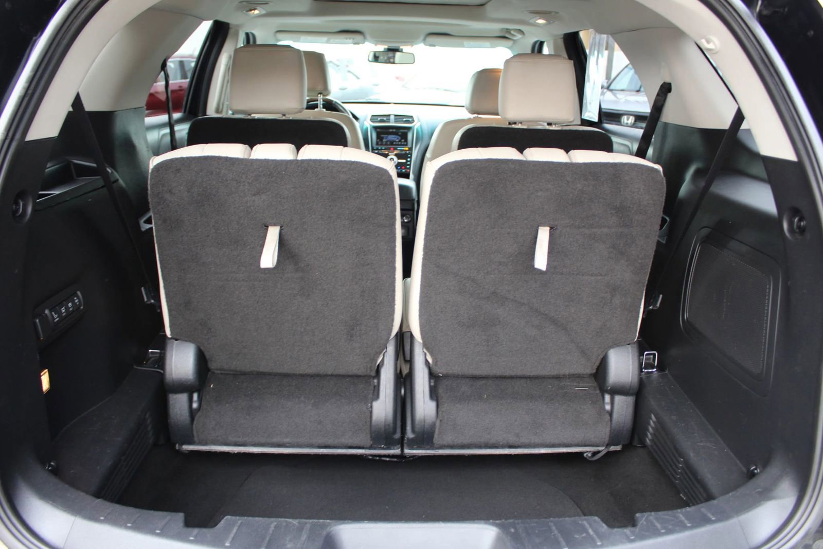 Used 2016 Ford Explorer Platinum AWD/4WD image 36