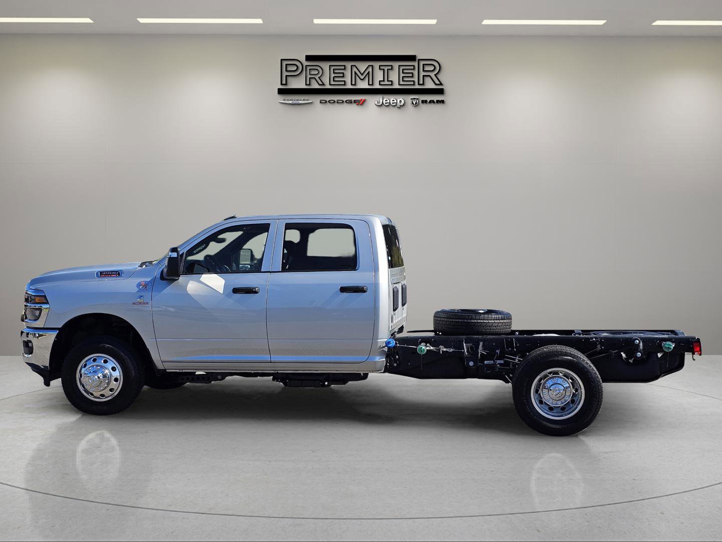 New 2026 RAM 3500 Tradesman w/ Chrome Appearance Group image 14
