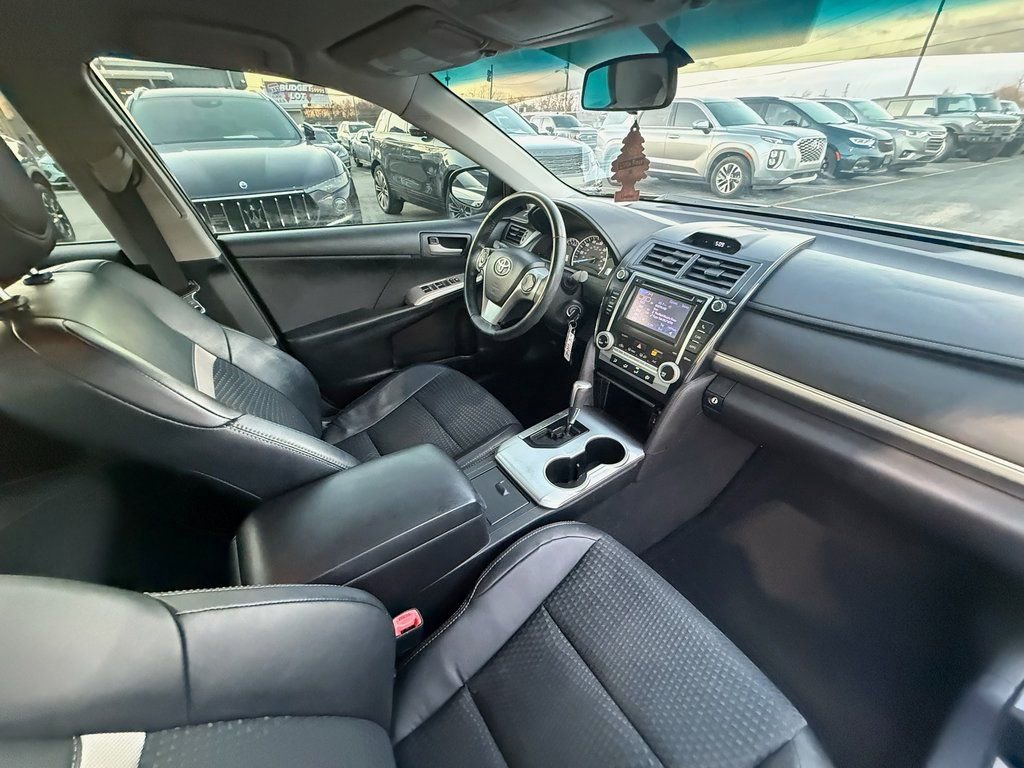 Used 2012 Toyota Camry SE image 25
