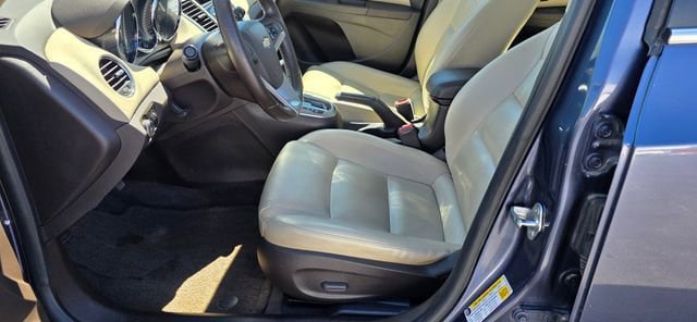 Used 2014 Chevrolet Cruze LTZ w/ Enhanced Safety Package FWD image 9