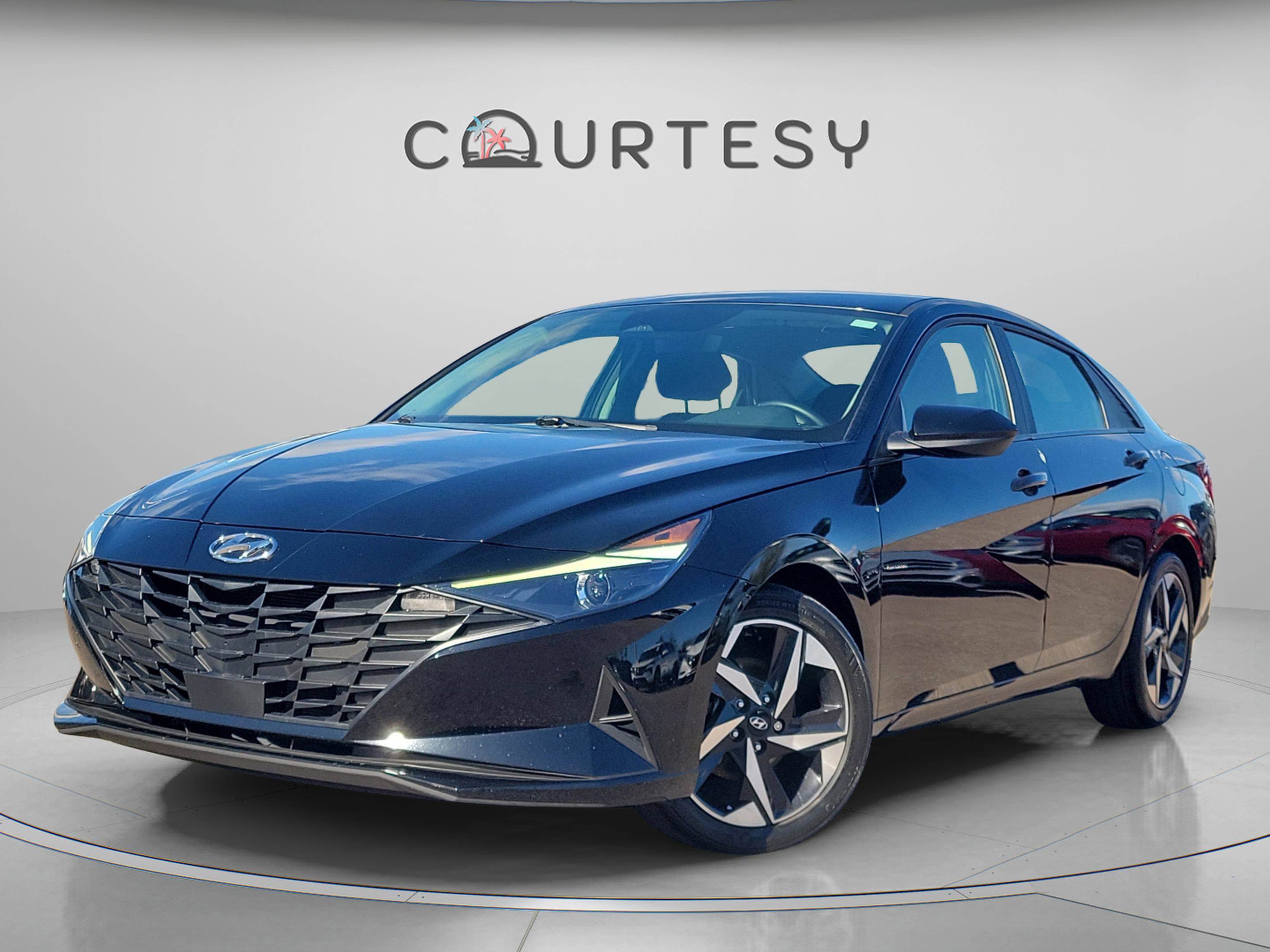 Used 2023 Hyundai Elantra SEL w/ Convenience Package image 1