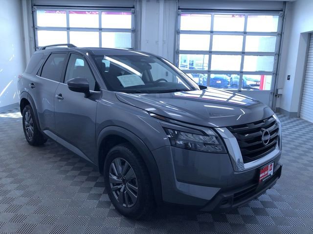 Used 2025 Nissan Pathfinder SV image 36