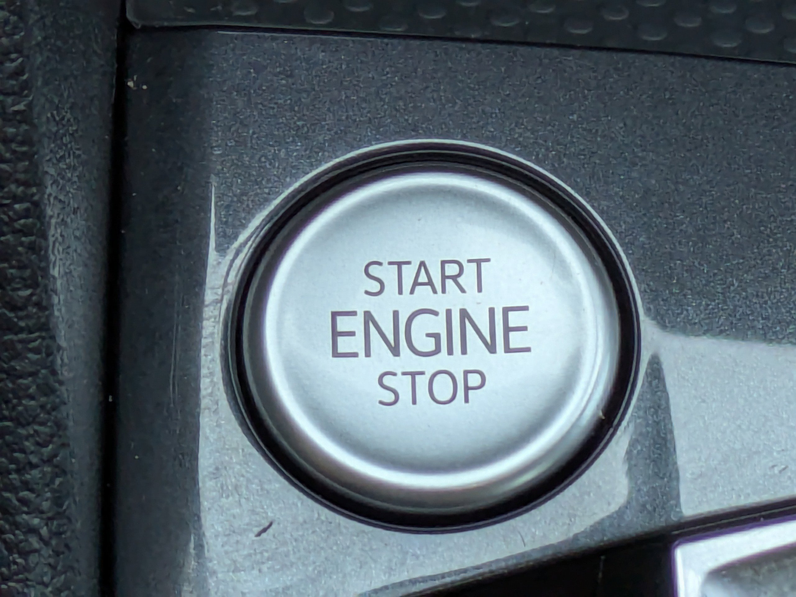 Certified 2024 Volkswagen Tiguan SEL R-Line AWD/4WD image 32