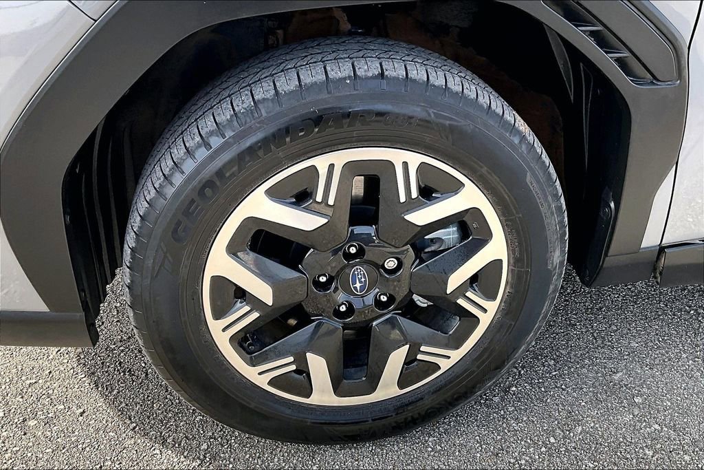 Used 2025 Subaru Forester Premium image 12