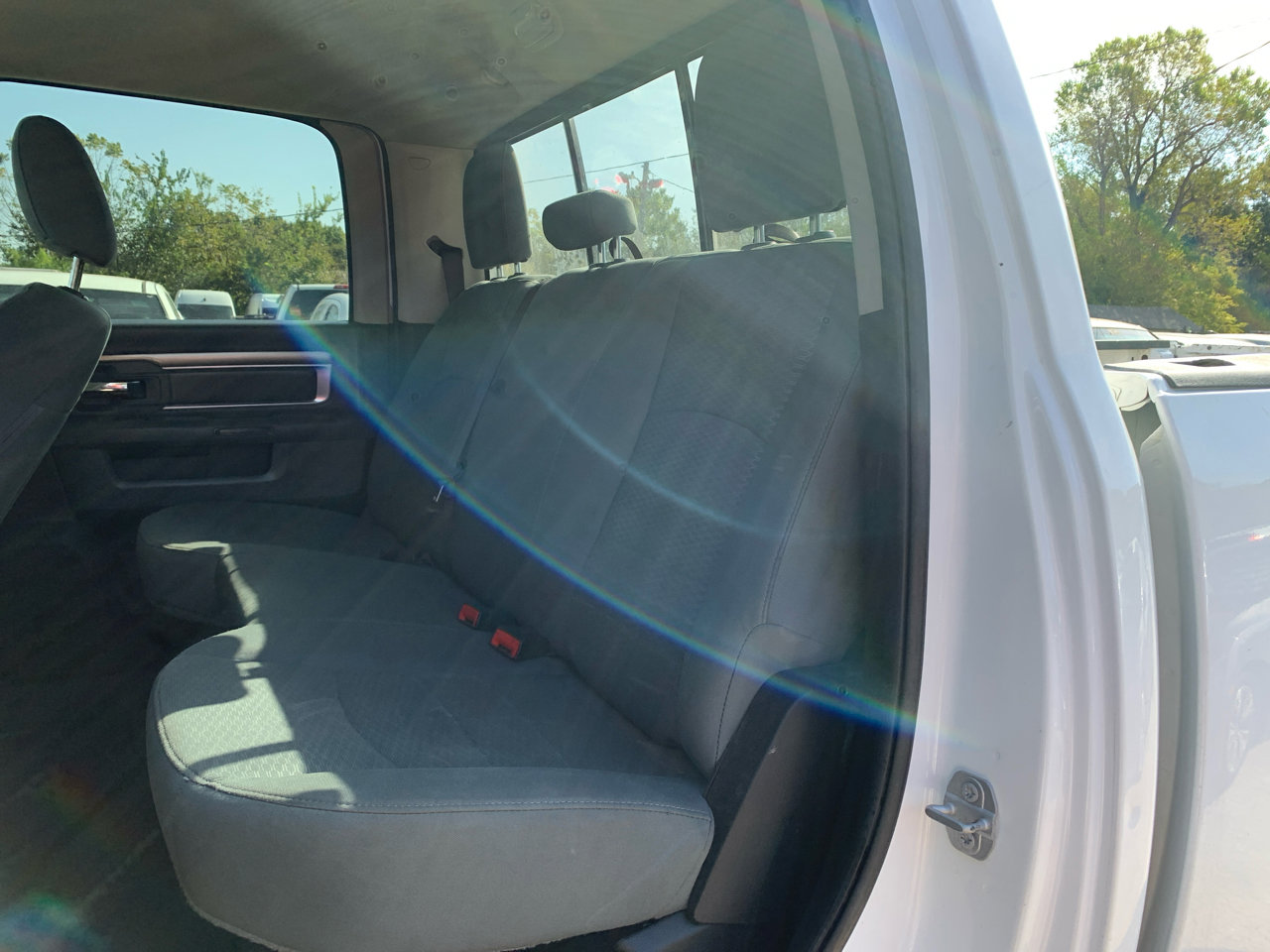 Used 2018 RAM 2500 SLT w/ Luxury Group image 30