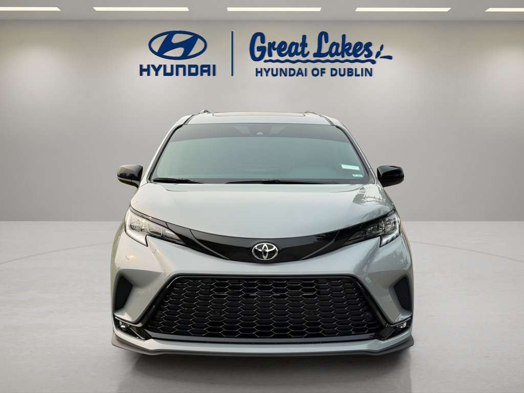 Used 2026 Toyota Sienna XSE AWD/4WD image 8