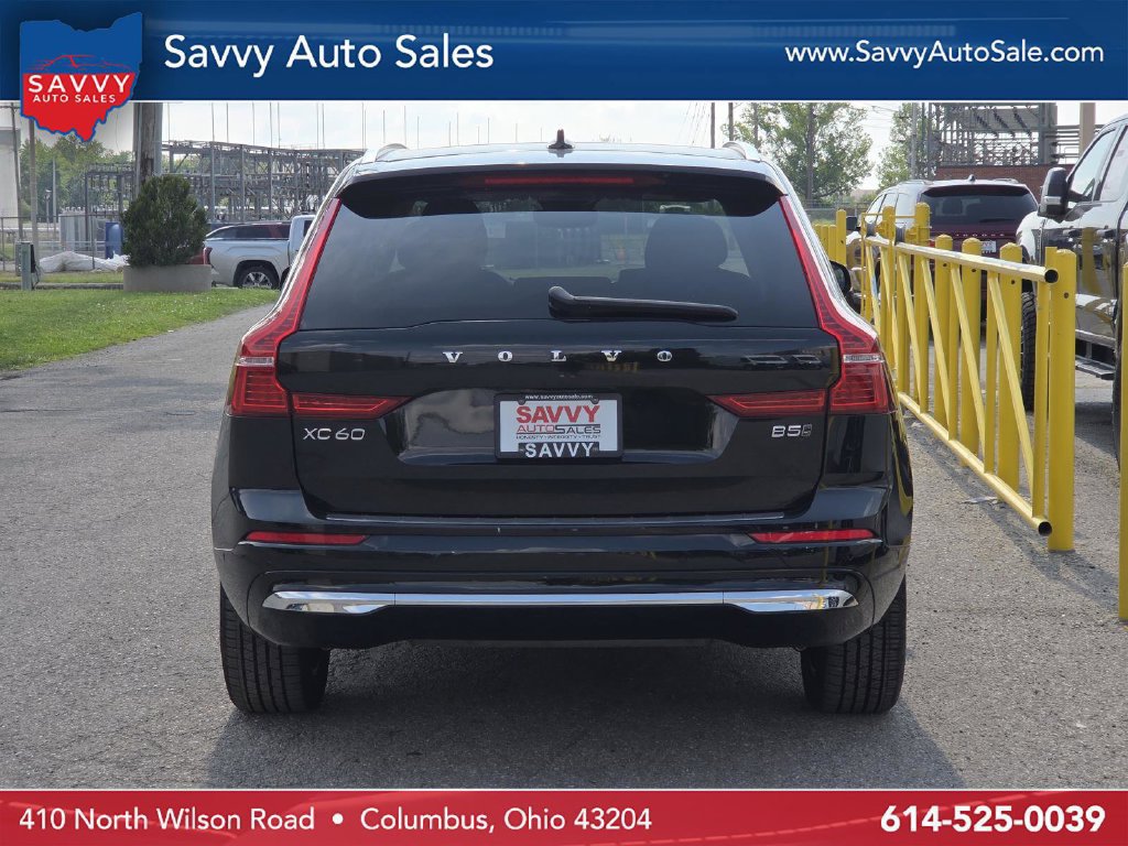 Used 2023 Volvo XC60 B5 Plus AWD/4WD image 14