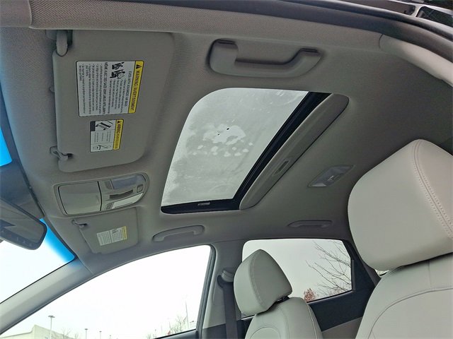 Used 2023 Hyundai Kona Limited w/ Winter Weather Package image 14