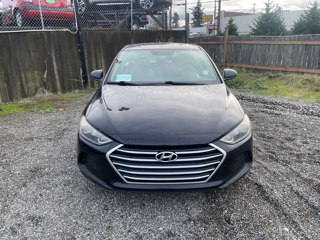 Used 2017 Hyundai Elantra SE image 2