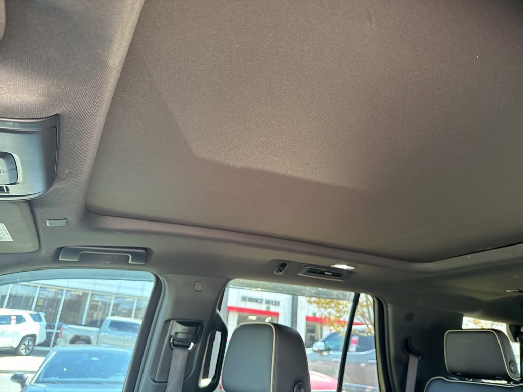Used 2021 Chevrolet Tahoe Premier w/ Premium Package AWD/4WD image 7