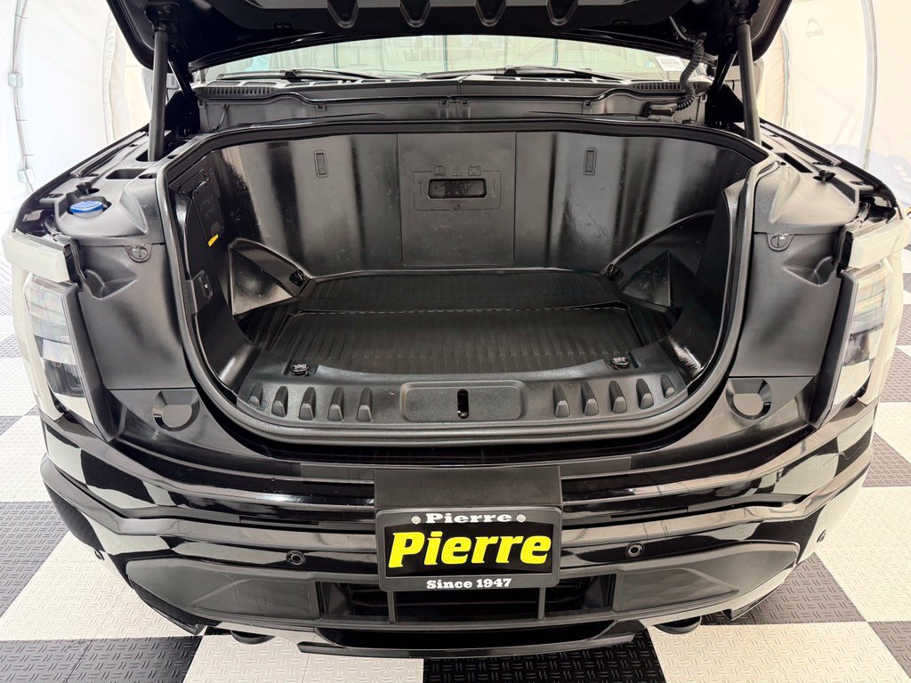 Used 2023 Ford F150 Lightning Platinum AWD/4WD image 9