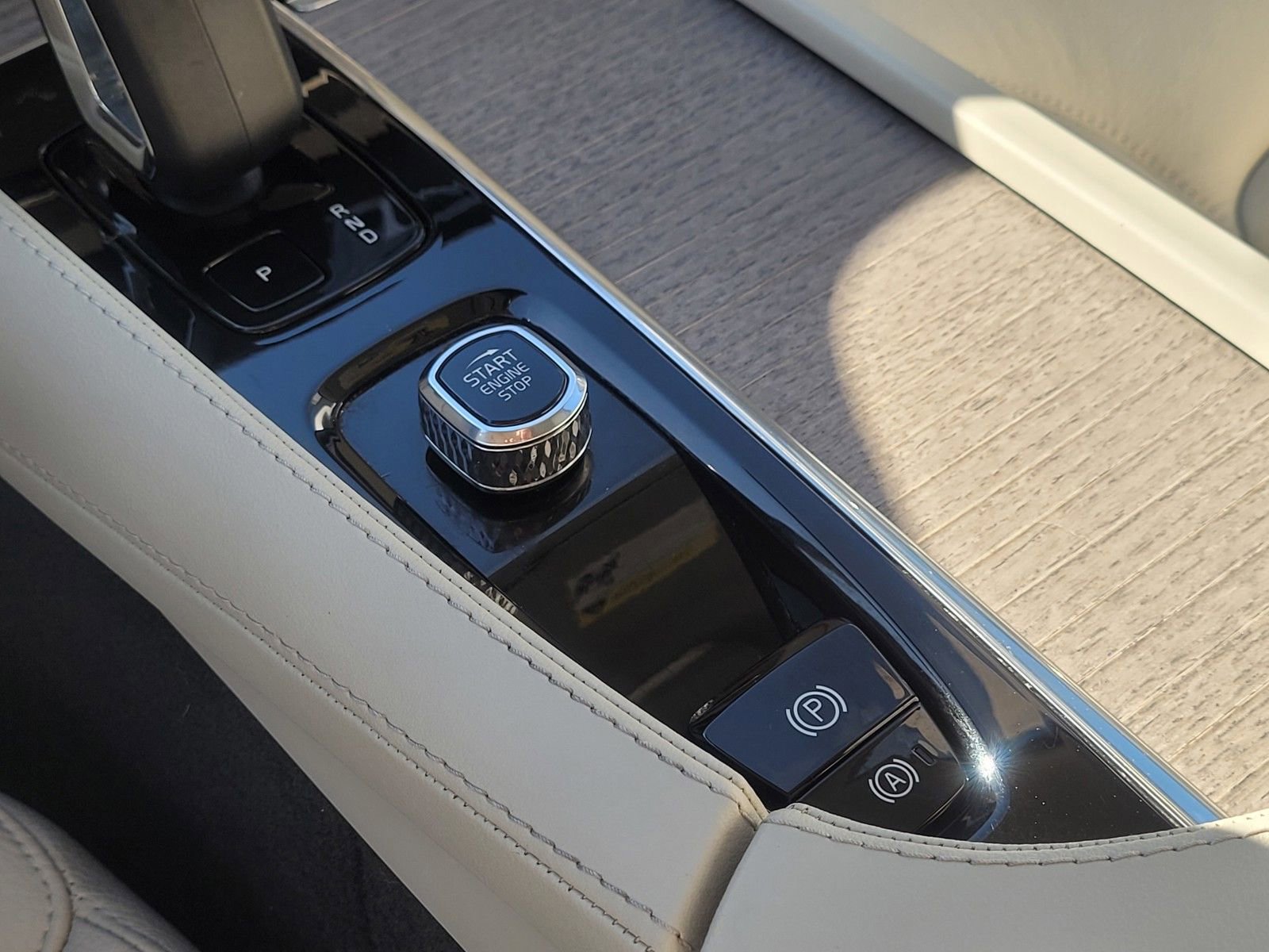 Certified 2023 Volvo XC90 B6 Plus w/ Protection Package Premier AWD/4WD image 26