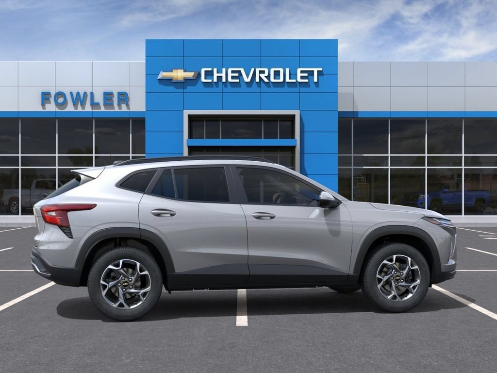 New 2026 Chevrolet Trax LT w/ Driver Confidence Package FWD image 5