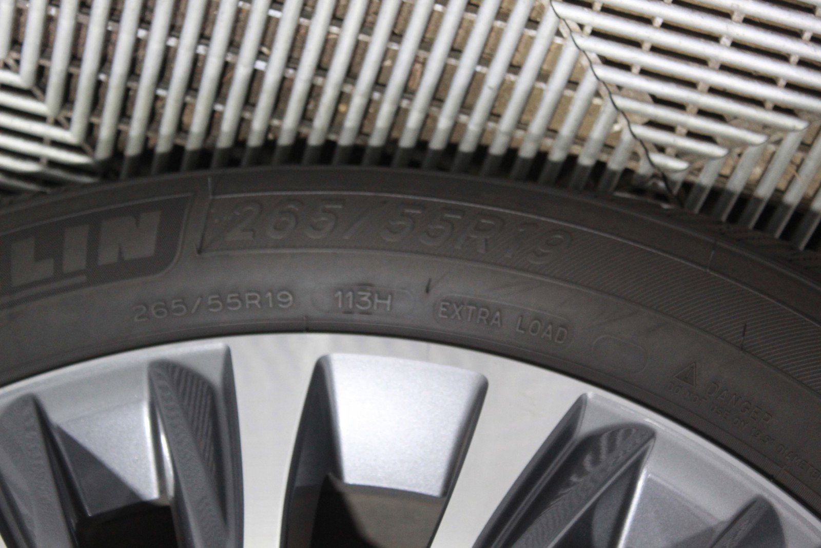 Used 2023 Lexus GX 460 Luxury image 48