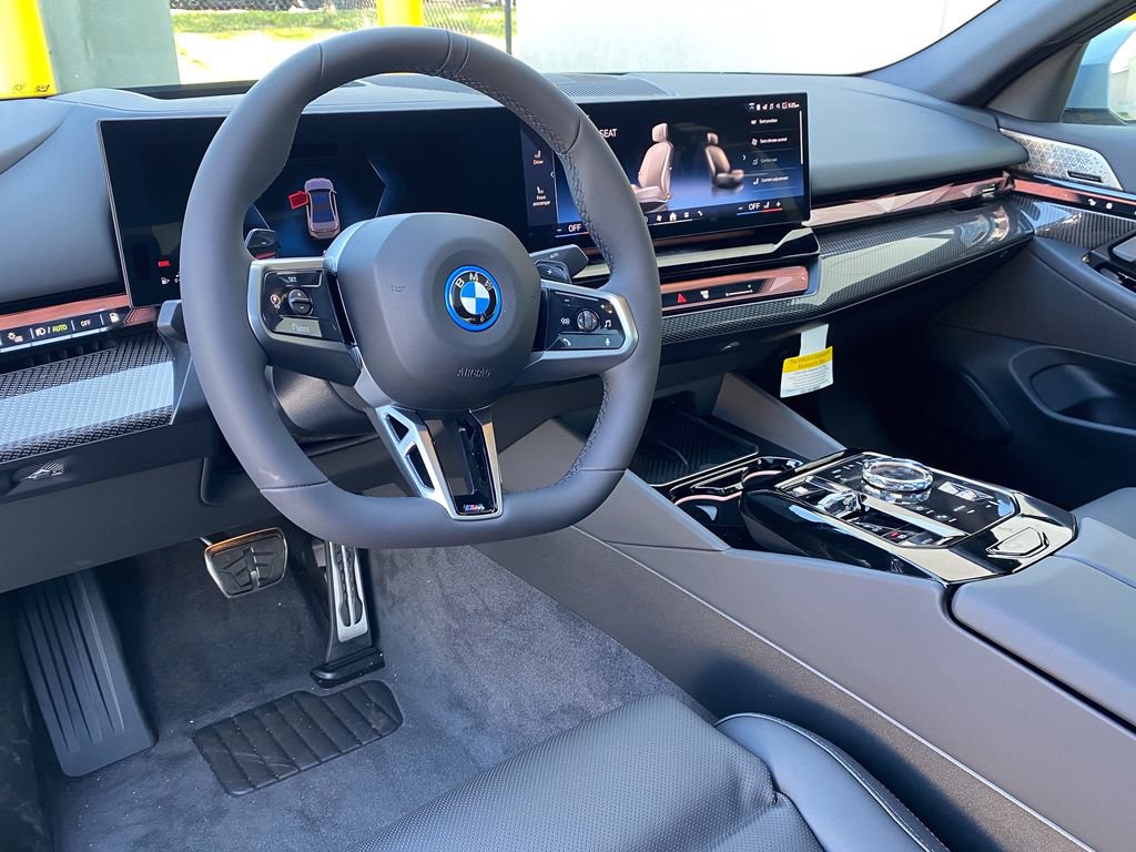 New 2027 BMW 550e xDrive w/ Executive Package AWD/4WD image 14