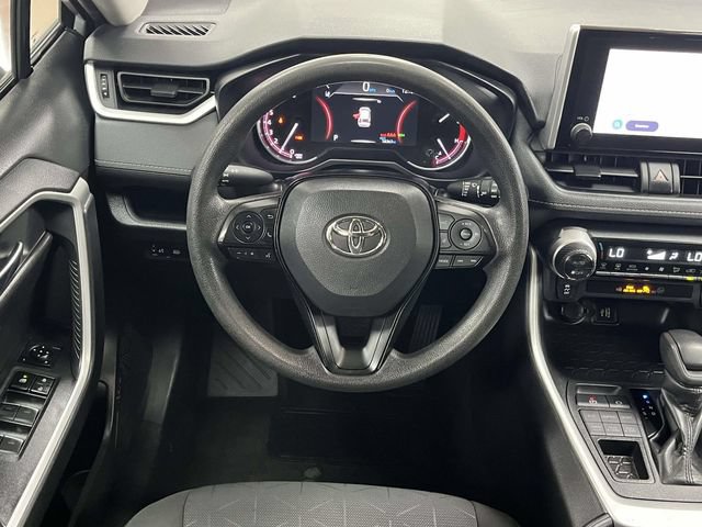 Used 2024 Toyota RAV4 XLE AWD/4WD image 17