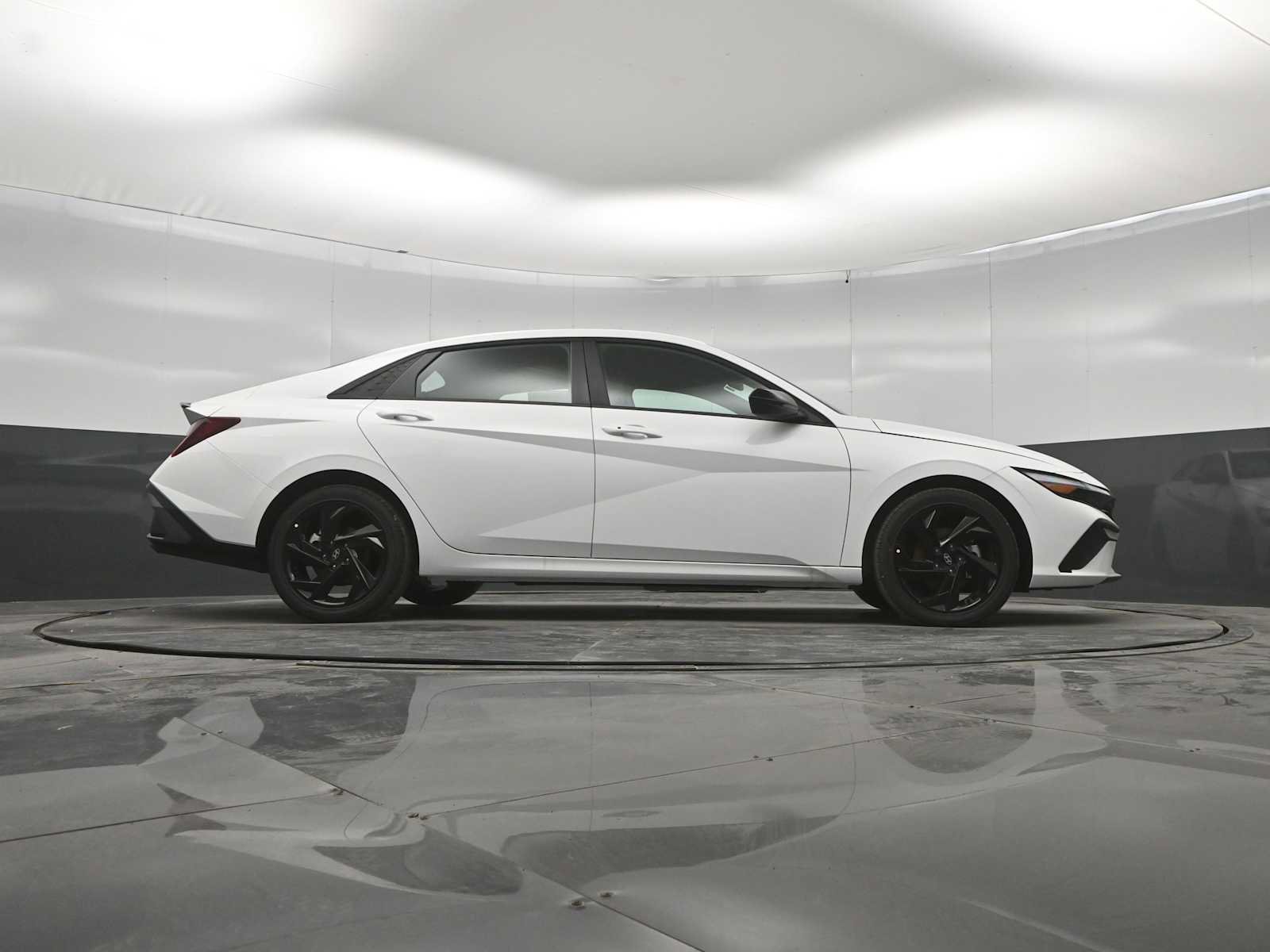New 2026 Hyundai Elantra SEL Sport FWD image 42