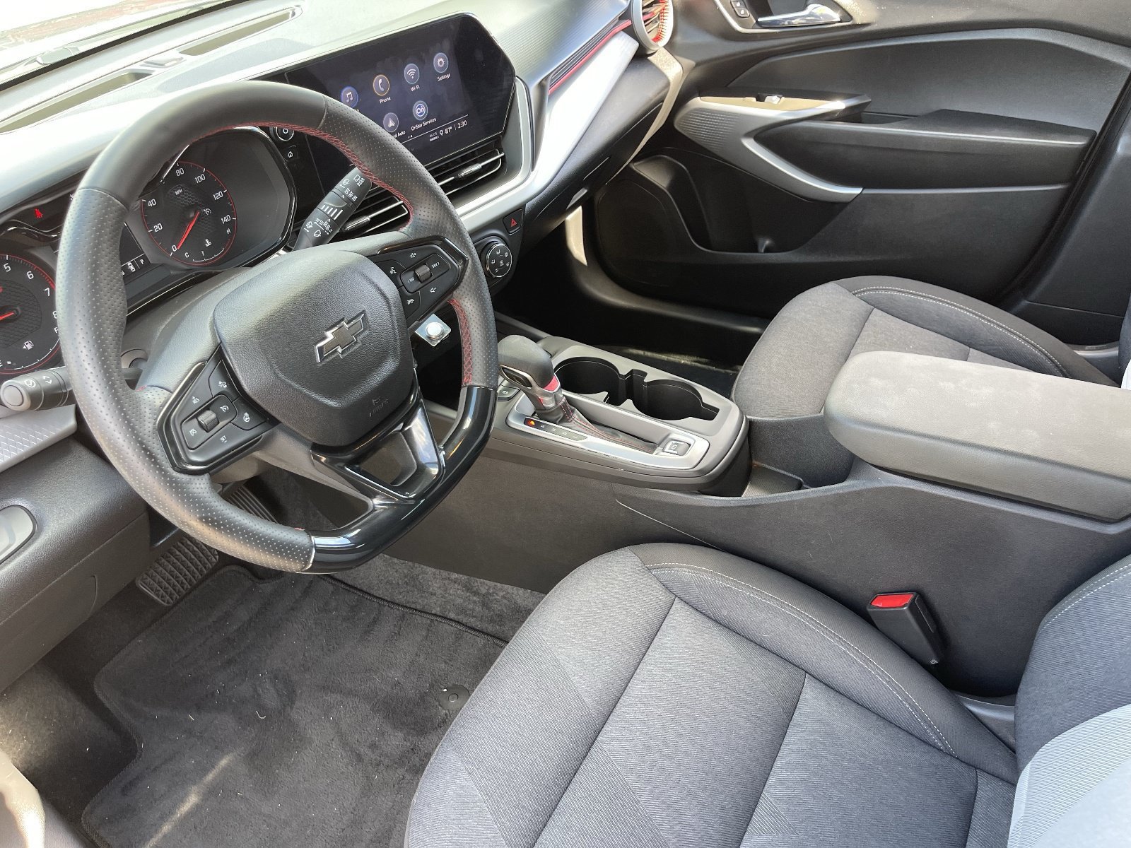 Used 2024 Chevrolet Trax RS w/ Driver Confidence Package FWD image 19