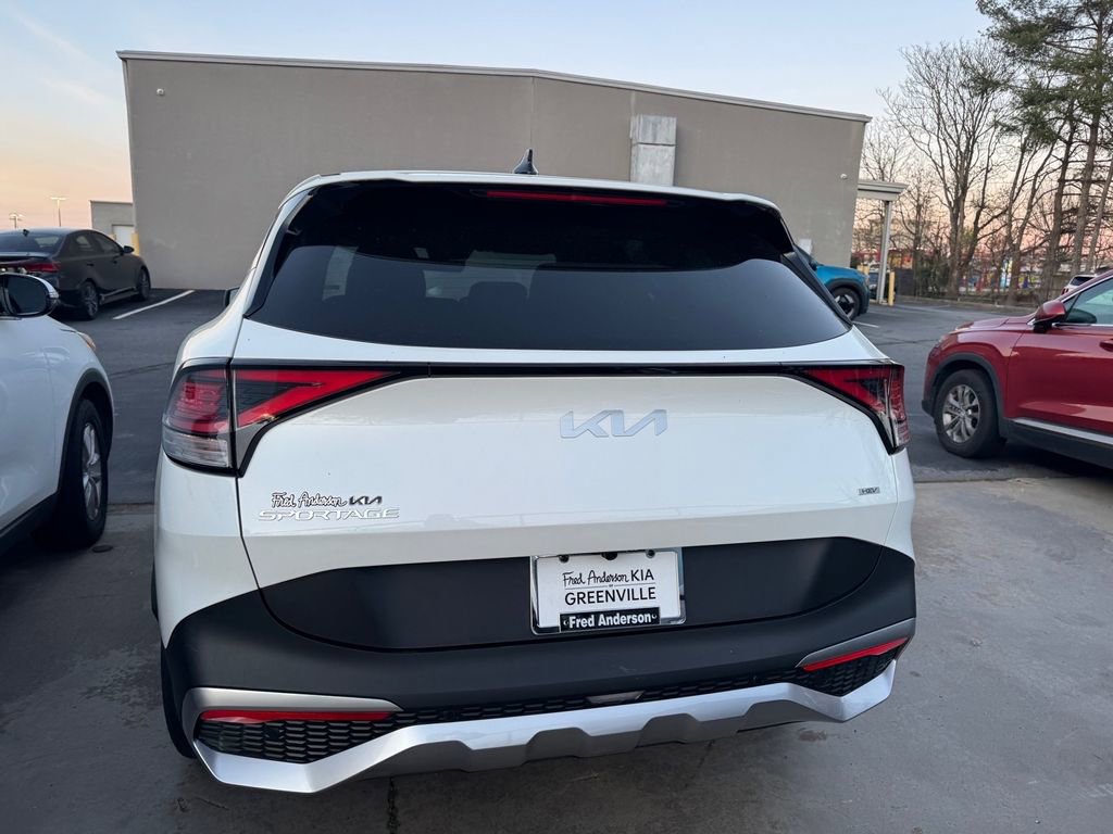 Certified 2025 Kia Sportage LX image 7