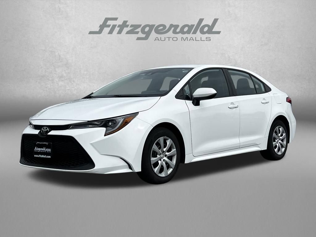 Used 2022 Toyota Corolla LE image 2
