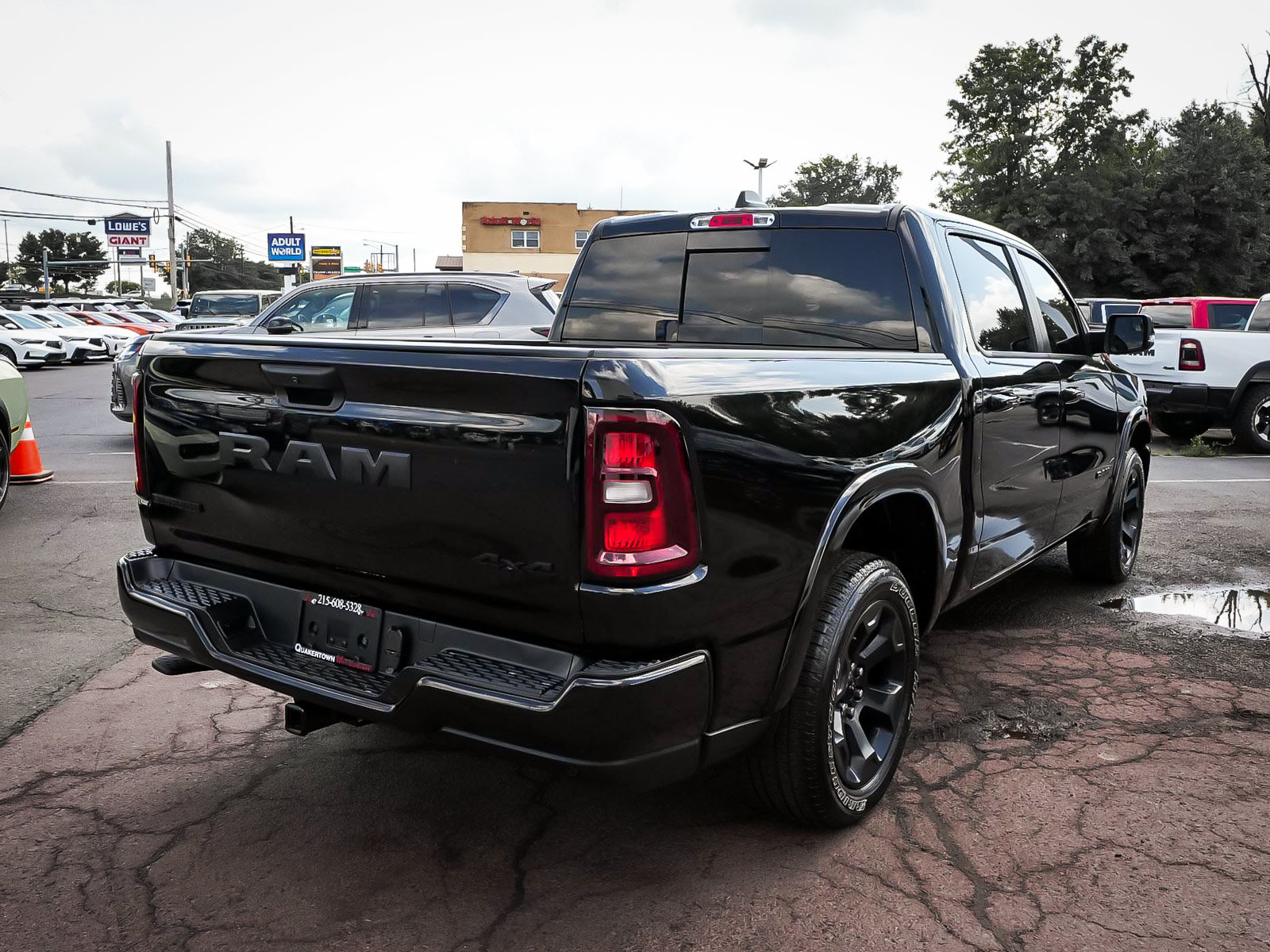 Used 2025 RAM 1500 Big Horn AWD/4WD image 6