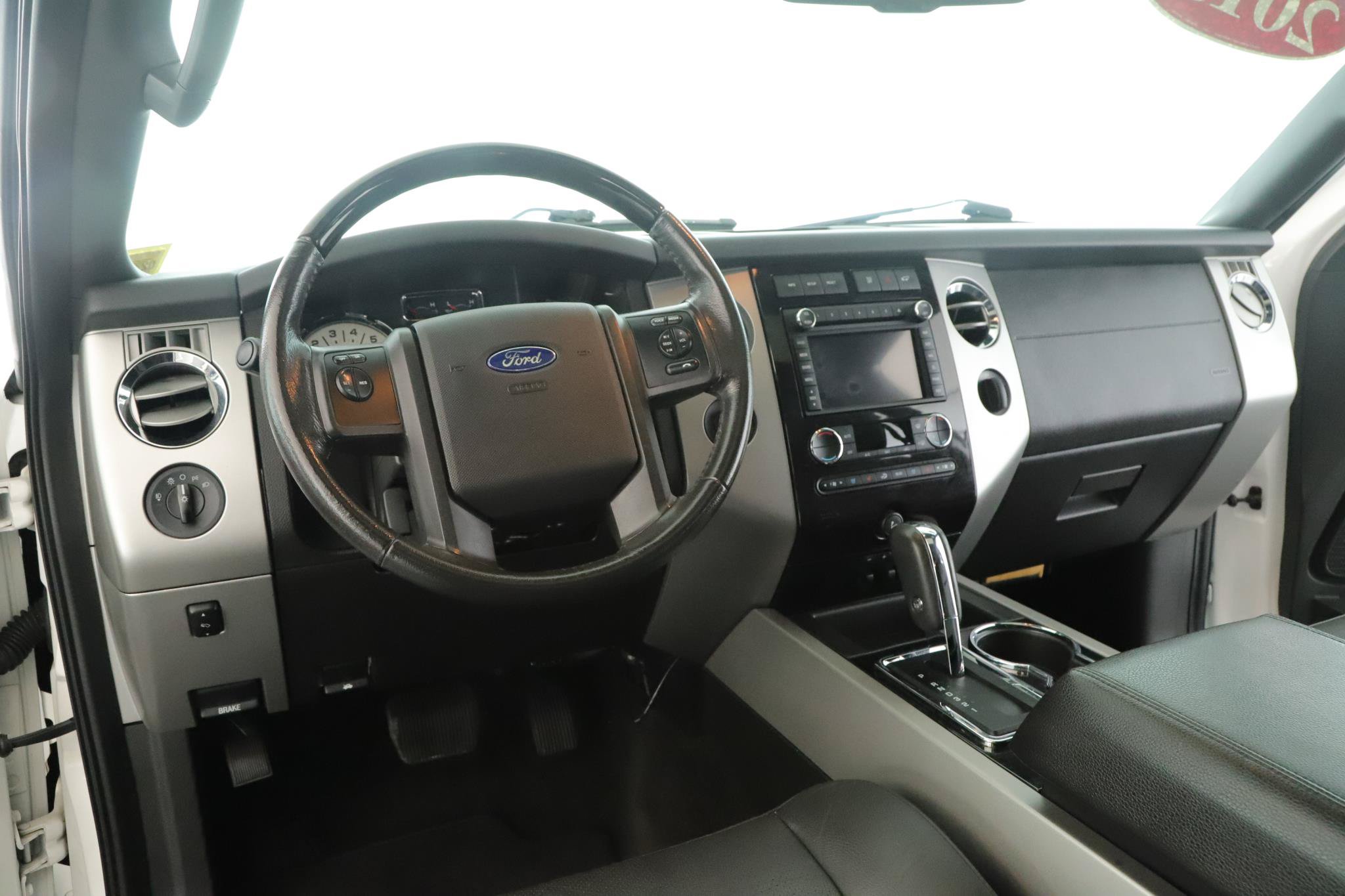 Used 2013 Ford Expedition EL Limited AWD/4WD image 2