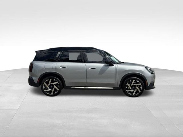 Used 2025 MINI Cooper Countryman S w/ Comfort Package Max AWD/4WD image 2