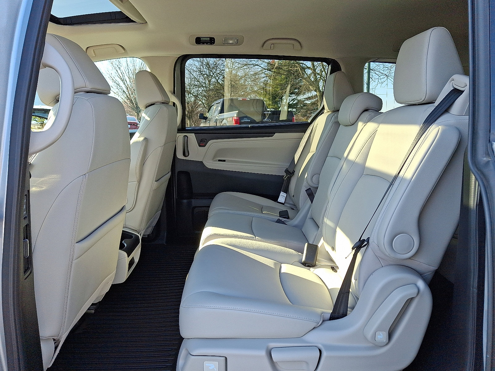 Used 2025 Honda Odyssey EX-L image 10