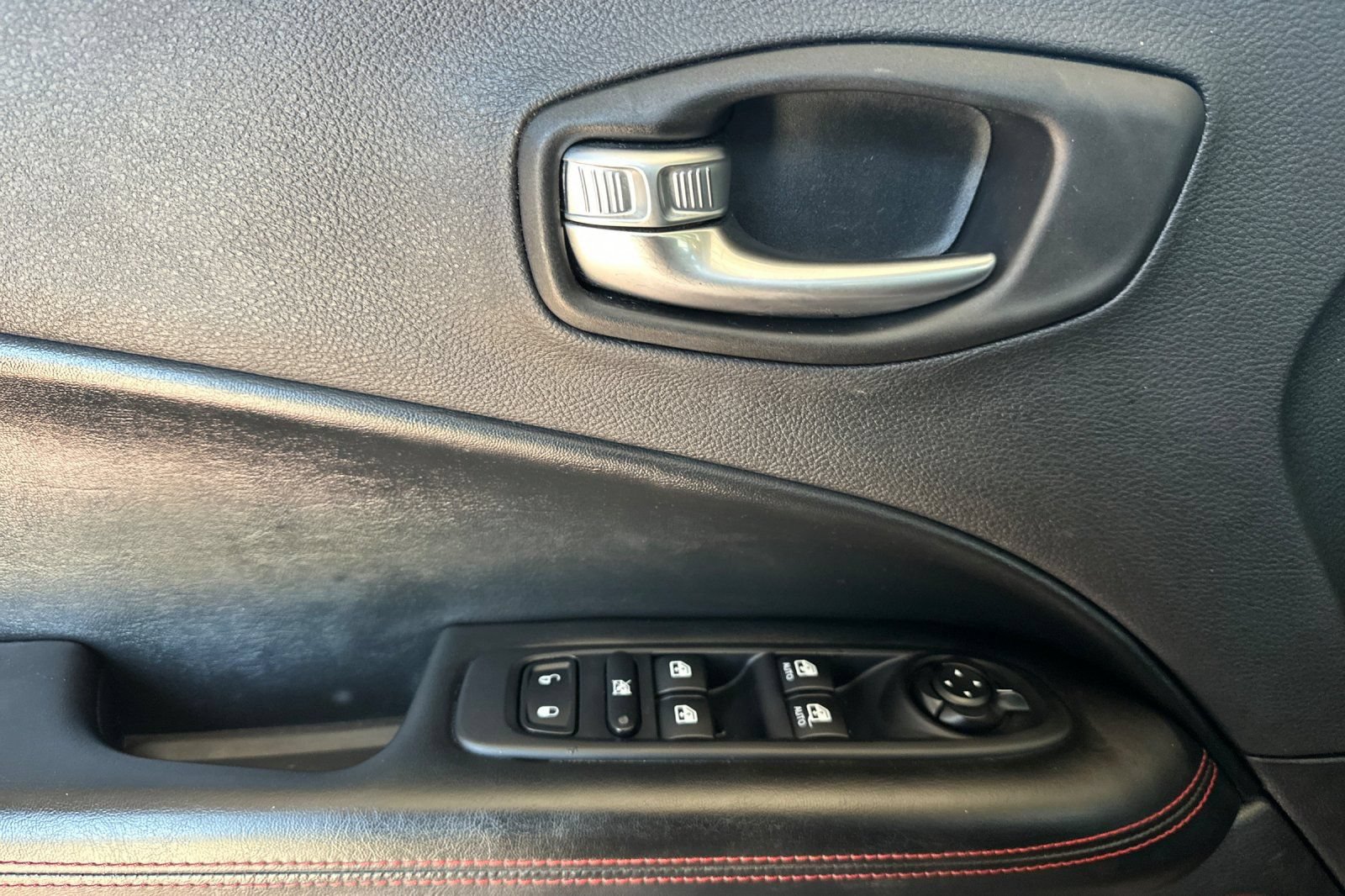 Used 2019 Jeep Compass Trailhawk w/ Leather Interior Group AWD/4WD image 11