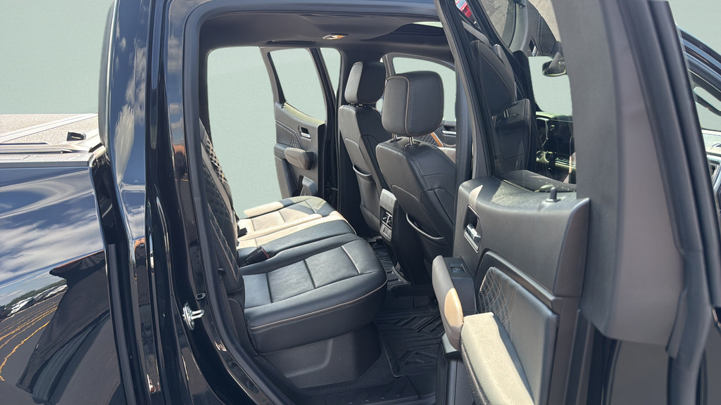 Used 2024 GMC Canyon Denali AWD/4WD image 8
