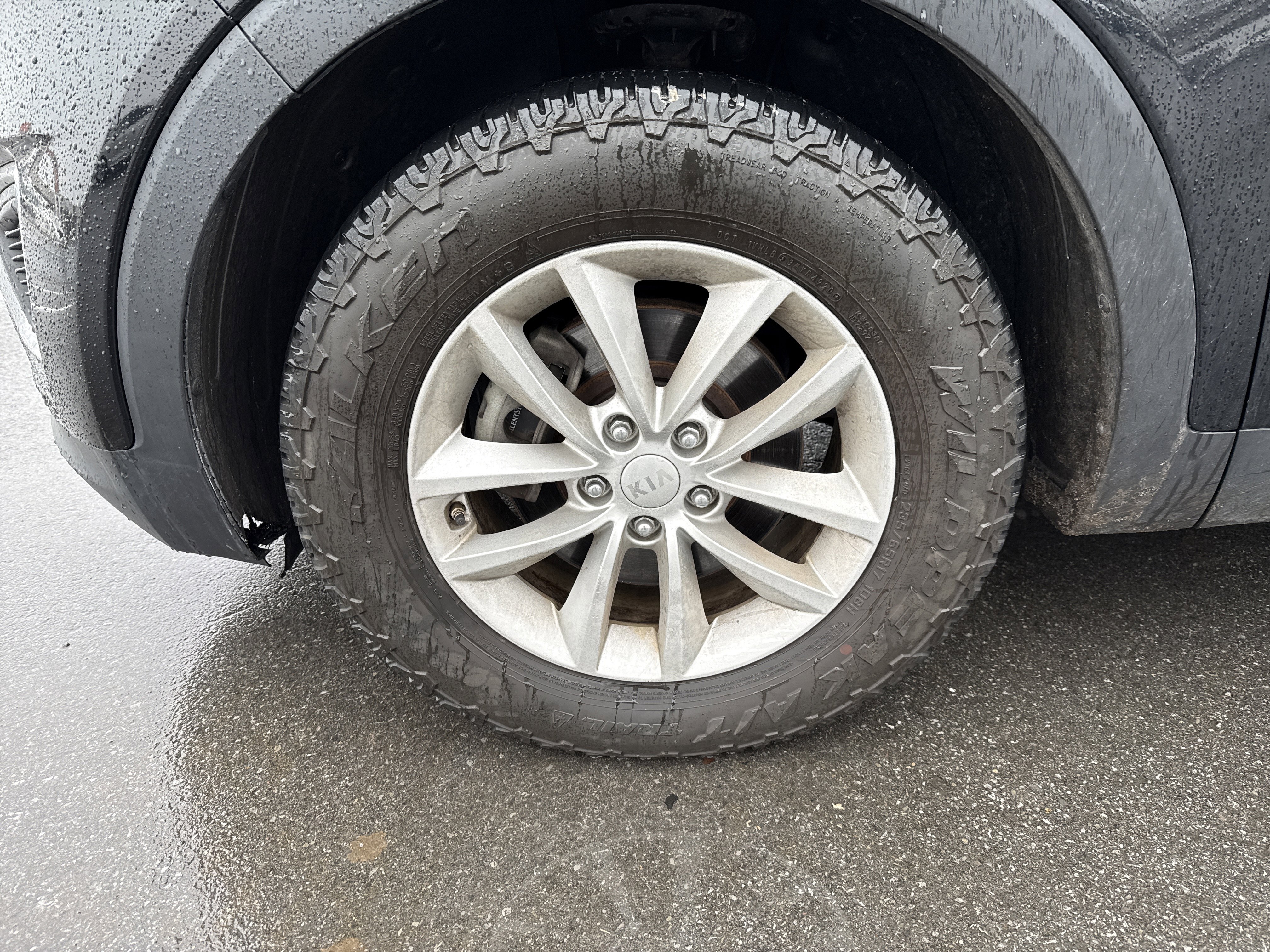 Used 2016 Kia Sorento LX w/ LX Convenience Package image 11