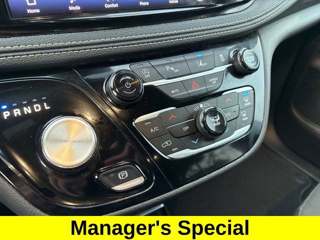 Used 2024 Chrysler Pacifica Touring image 25