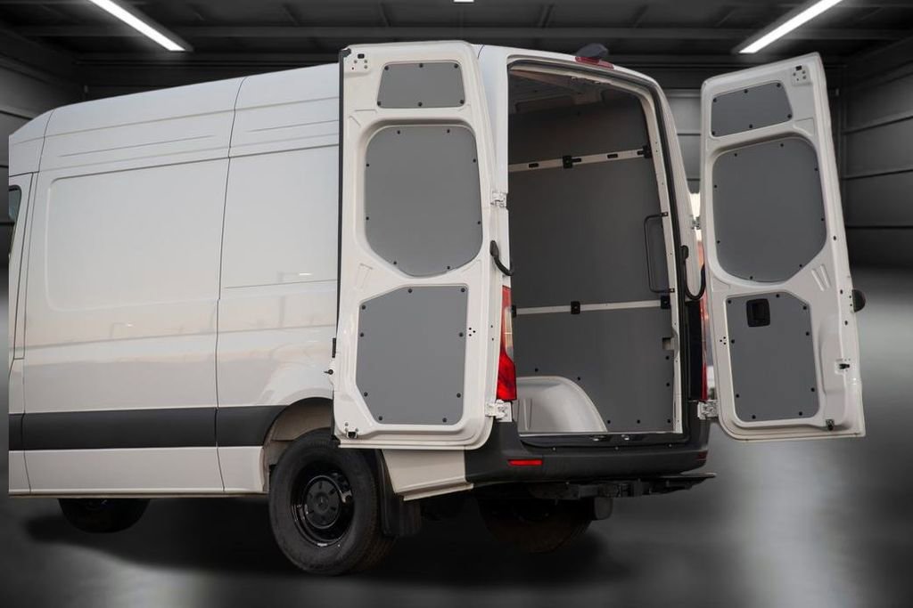 Used 2025 Mercedes-Benz Sprinter 2500 image 18