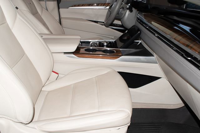 Used 2025 Cadillac Escalade ESV Sport Platinum w/ LPO, Floor Liner Package AWD/4WD image 10
