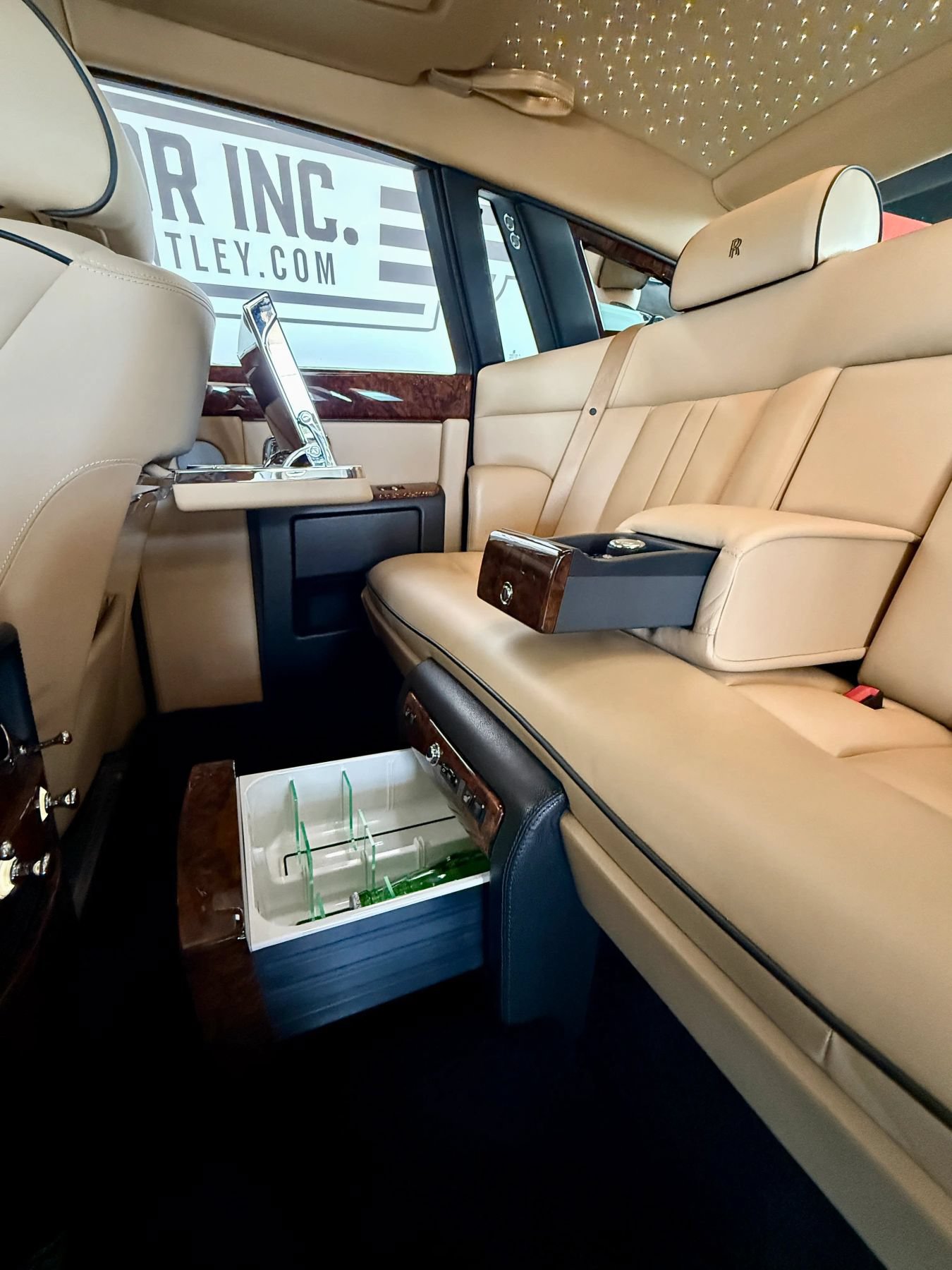 Used 2015 Rolls-Royce Phantom Sedan RWD image 32
