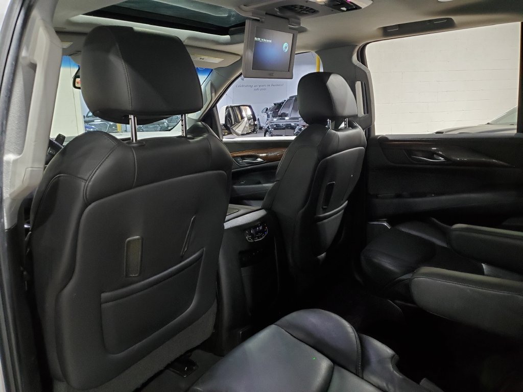 Used 2018 Cadillac Escalade Luxury RWD image 28